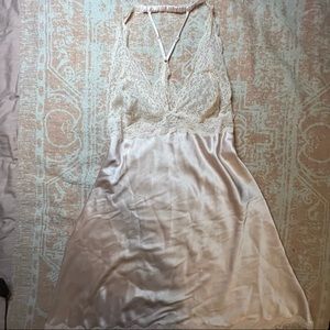 VICTORIA’s SECRET Large slip pice soft silk lace